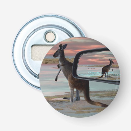 Reflecties van het wild: een kangoeroe op het stra button flesopener (Voorkant)