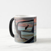 Reflecties van het wild: een kangoeroe op het stra magische mok (Voorkant links)