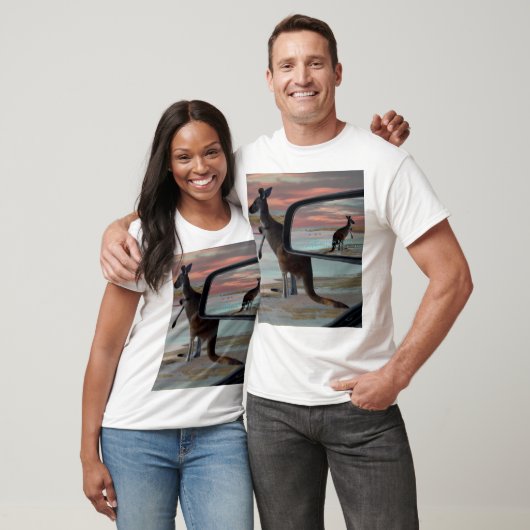 Reflecties van het wild: een kangoeroe op het stra t-shirt (Unisex)