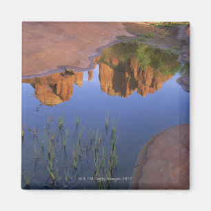Reflection of Cathedral Rock , Sedona , Arizona Magneet