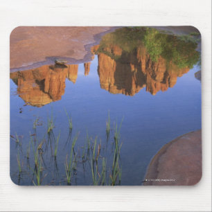 Reflection of Cathedral Rock , Sedona , Arizona Muismat