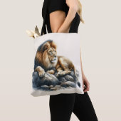 Regal African Lion Resting on a Rock - Waterverf Tote Bag (Dichtbij)