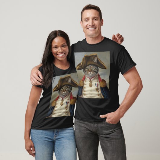 Regal Cat in militair uniform T-shirt (Unisex)