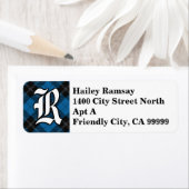 Regal Clan Ramsay Blue en Black Tartan Monogram Etiket (Insitu)