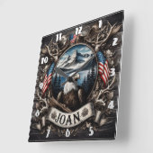 Regal Eagle met bergen en vlaggen Vierkante Klok (Hoek)