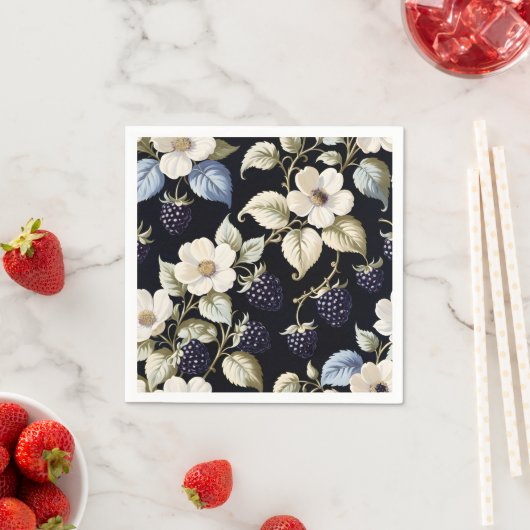 Regal Elegance Blackberry & Blooms Servet (Insitu)