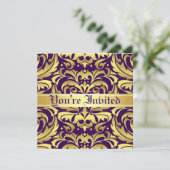Regal Gold Metal Damask Paarse Scroll Uitnodiging (Staand voorkant)