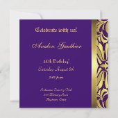 Regal Gold Metal Damask Paarse Scroll Uitnodiging (Achterkant)