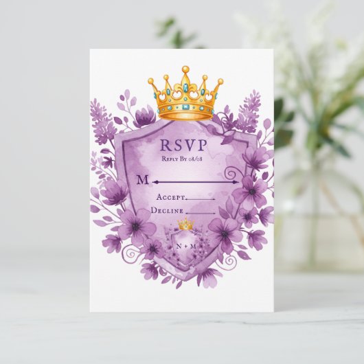 Regal Paarse Floral Crest Wedding RSVP Kaart (Staand voorkant)