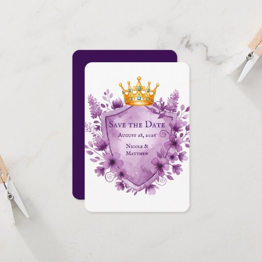 Regal Paarse Floral Crest Wedding Save the Date (Voorkant / Achterkant in situ)