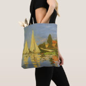 Regatta in Argenteuil door Claude Monet Tote Bag (Dichtbij)