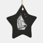 Regatta Sailboat on Carbon Fiber Style Keramisch Ornament (Rechts)