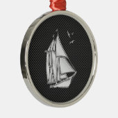 Regatta Sailboat on Carbon Fiber Style Metalen Ornament (Rechts)