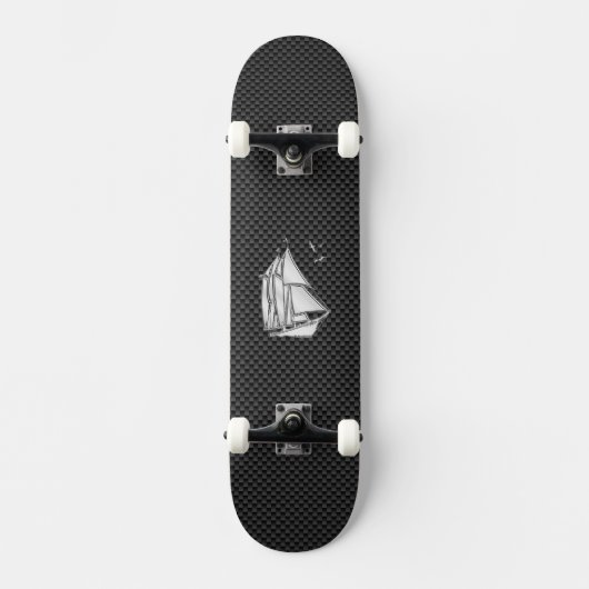 Regatta Sailboat on Carbon Fiber Style Persoonlijk Skateboard (Voorkant)