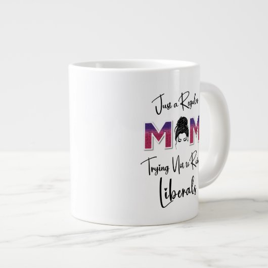 Regelmatige mam probeert de Mok van liberalen niet (Voorkant rechts)