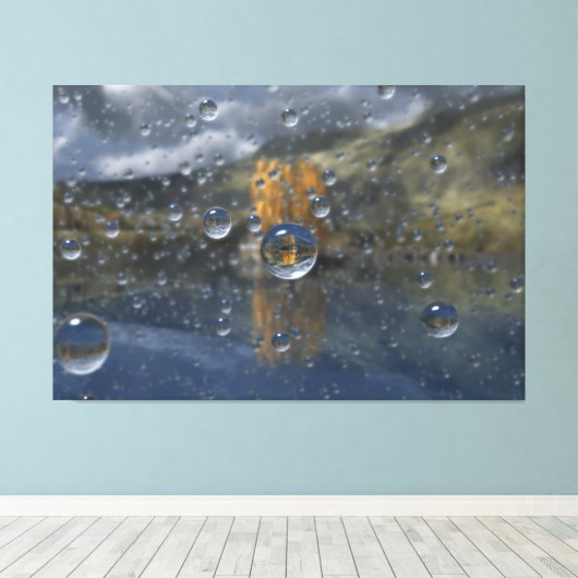 Regen in de Glen Canvas Print (Insitu (Houten vloer))