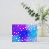 Regen met blauwe en paarse troebele hemel. visitekaartje (Staand voorkant)