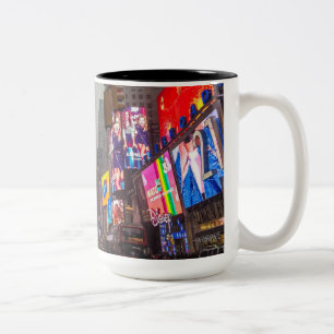 Regenachtig Times Square Tweekleurige Koffiemok