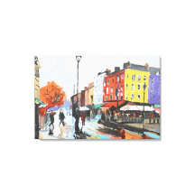 Regenachtige Europese Stadsstraat Expressionist