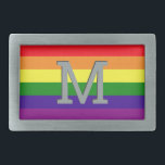 Regenboog 6 Stripe Gay Pride Monogram Initiaal Gesp<br><div class="desc">Liefde heeft geen grenzen. Geniet van juni Pride Month en show uw steun voor de LGBTQ-gemeenschap met deze iconische 6 stripe regenboog gay pride gordel met aangepast monogram initiaal. De rode,  oranje,  gele,  groene,  blauwe en violette paarse kleuren zijn een erkend symbool van waardigheid,  zichtbaarheid en gelijkheid.</div>