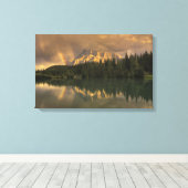 Regenboog bij Cascade Ponds Canvas Afdruk (Insitu (Houten vloer))