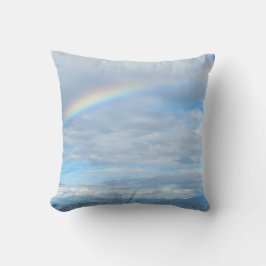 Regenboog boven eiland kussen