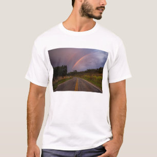 Regenboog en weg t-shirt