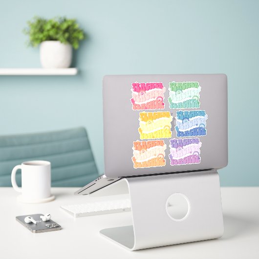 Regenboog gekleurde Retro Teacher Vinyl Sticker Pa (Laptop op bureau)