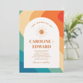 Regenboog Groovy Kleurrijke Wavy Boho Bruiloft QR Kaart (Staand voorkant)