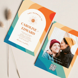 Regenboog Groovy Kleurrijke Wavy Boho Bruiloft QR  Kaart