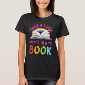 Regenboog Kijk eens in een boek lezen T-shirt (Voorkant)