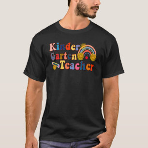 Regenboog Kleuterleidster Vuist Eerste Dag Van Sch T-shirt