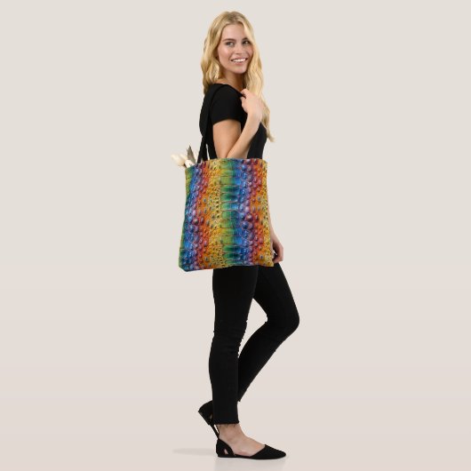 Regenboog Krokodillenleer Tote Bag (Op model)