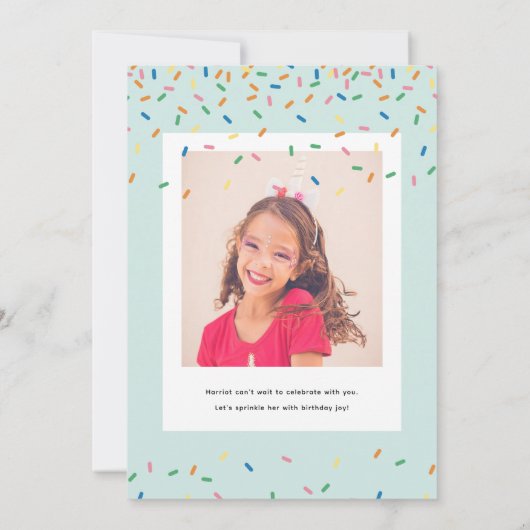 Regenboog Layer Cake en foto Verjaardagsfeest Kaart (Achterkant)