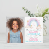 Regenboog met je foto van de verjaardag kaart (Staand voorkant)