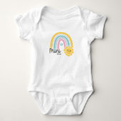 Regenboog met Sun Mama Mini Matching Romper (Voorkant)