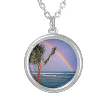 Regenboog over de oceaan