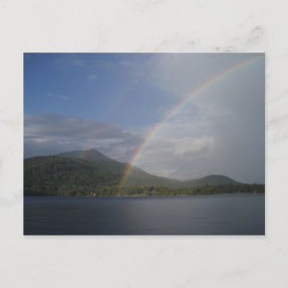 Regenboog over het Blue Mountain Lake Briefkaart