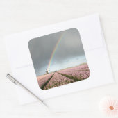 Regenboog over hyacinths en een windmolen in Neder Vierkante Sticker (Envelop)
