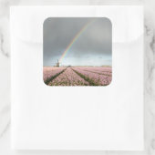 Regenboog over hyacinths en een windmolen in Neder Vierkante Sticker (Tas)