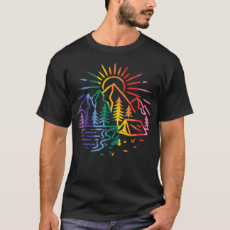 Regenboog Pride-vlag voor kamperen in de bergen T-shirt