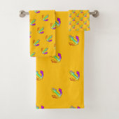 Regenbooganker Repeat Yellow Kinder Bad Handdoek (Insitu)