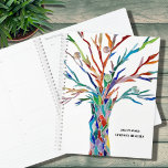 Regenboogboom Aangepaste naam 2023 Planner<br><div class="desc">Deze unieke planner is versierd met een regenboogkleurige boom. Het oorspronkelijke ontwerp werd gemaakt in mozaïek met kleine stukjes helder glas. Pas het aan met jouw naam en jaar. Gebruik de optie van het Hulpmiddel van het Ontwerp om de tekstgrootte, de stijl, of de kleur te veranderen. Omdat we ons...</div>