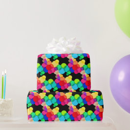 Regenboogcirkels op zwart cadeaupapier