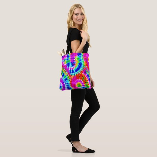 Regenboogdaskleurige canvas tas (Op model)