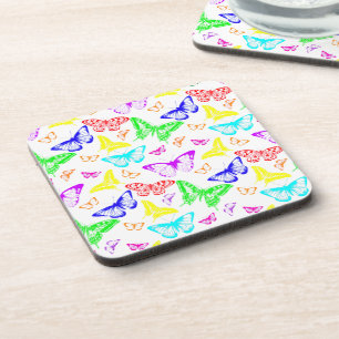 Regenbooggekleurde vlinders vliegen bier onderzetter