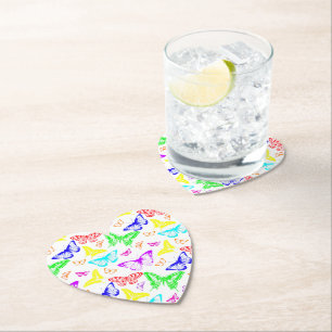 Regenbooggekleurde vlinders vliegen kartonnen onderzetters