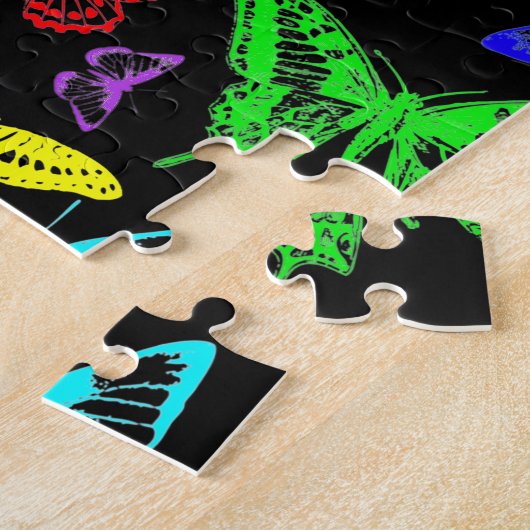 Regenbooggekleurde vlinders vliegen legpuzzel (Zijkant)