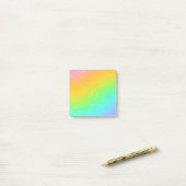 Regenbooggradiënt met sterren post-it® notes (Op bureau)