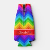 Regenboogkleuren 2 LG Chevron Brt Red Name Monogra Flesjeskoeler (Achterkant)